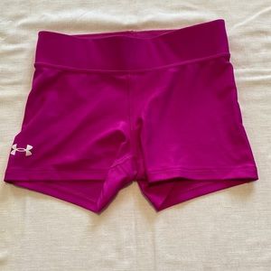 UnderArmour mid rise shortie small